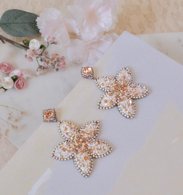 Daisy Pearl Earrings